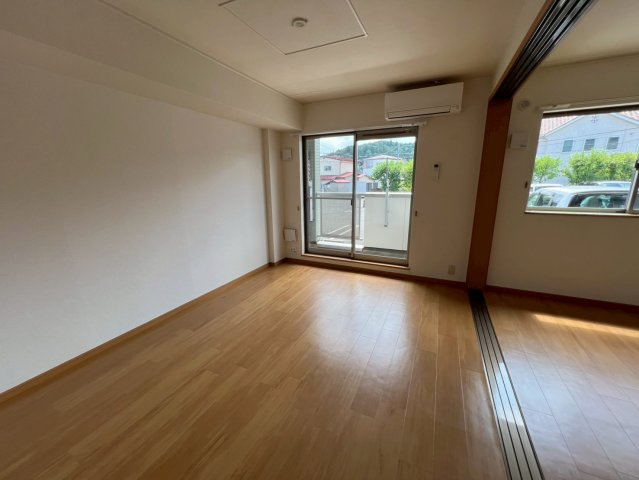 ジャンプ寺小路の居間・リビング