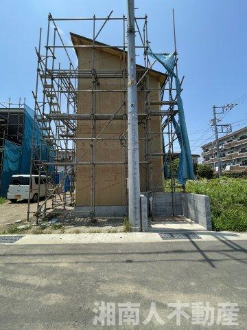 小田原市堀之内　新築戸建の外観|建築中の建物です