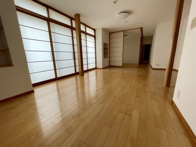 鳥取市南隈　中古戸建の居間・リビング