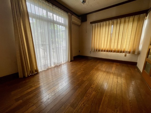鳥取市南隈　中古戸建の洋室