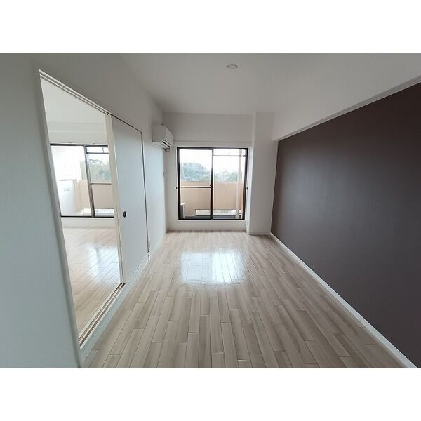 INOVE千里万博公園の居間・リビング