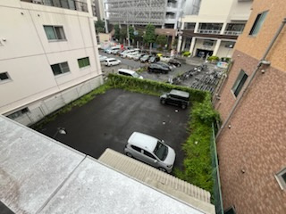 相模原市中央区相模原１丁目テナントの駐車場