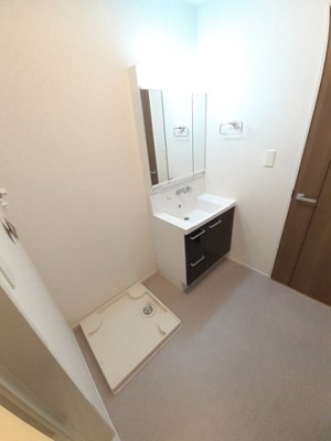 【洗面所】 | フルール人吉Ⅰ | スペースが確保できる洗面所です