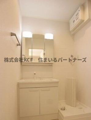 【洗面所】 | メゾンシュクレ | 脱衣スペースもあります