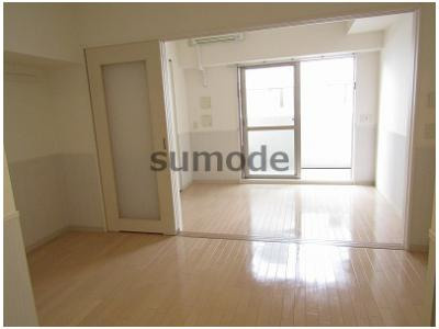 ソラージュ茨木の居間・リビング