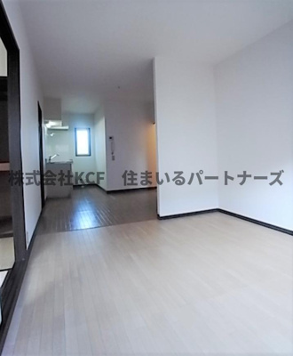 【居間・リビング】 | ちろりん村B棟 | 使いやすい居間です