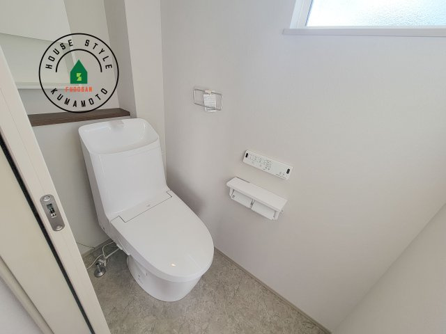 菊池郡大津町室第1-3棟（4号棟）のトイレ|温水洗浄便座を完備しております。2ヶ所にトイレがあるのは朝の慌ただしい時間も安心です。