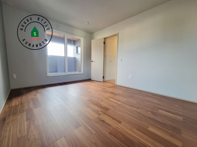 菊池郡大津町室第1-3棟（4号棟）の寝室|主寝室には収納力に優れたクローゼットがありますので、お部屋もすっきり片付きます。