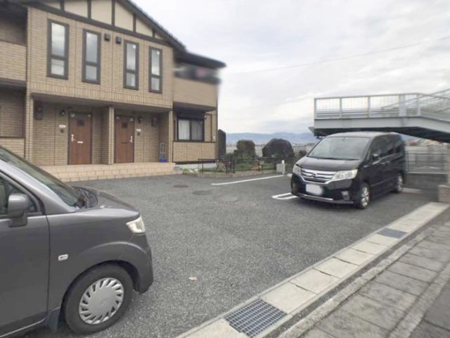 ビューコートの駐車場