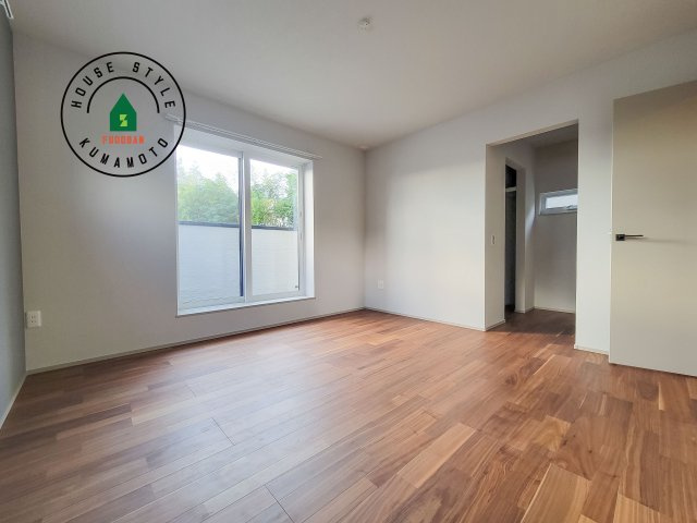 菊池郡大津町室第1-3棟（5号棟）の寝室|主寝室には収納力に優れたクローゼットがありますので、お部屋もすっきり片付きます。