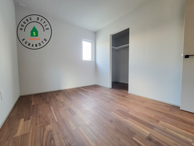 菊池郡大津町室第1-3棟（5号棟）の子供部屋|穏やかな光が差し込む室内には、穏やかな時間が流れます。