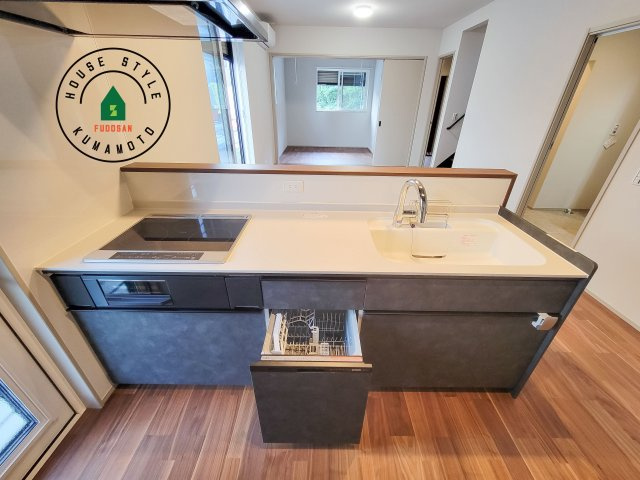 菊池郡大津町室第1-3棟（5号棟）のキッチン|ご家族を近くに感じられる対面キッチンのLDK。会話もはずみそうですね。