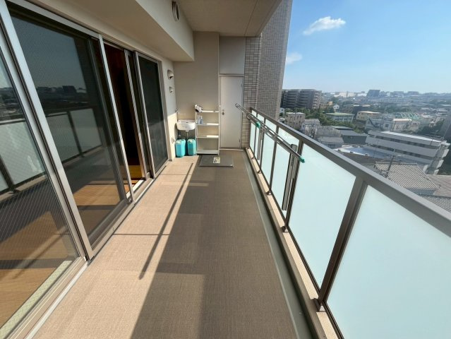ジェイグラン高槻のバルコニー