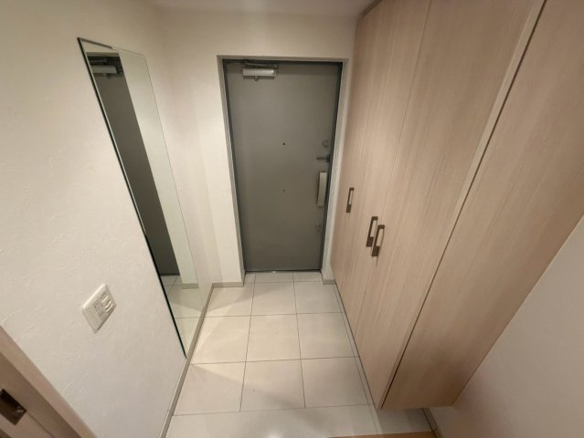ジェイグラン高槻の玄関
