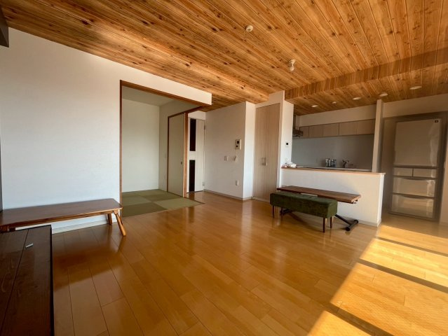 ジェイグラン高槻の居間・リビング