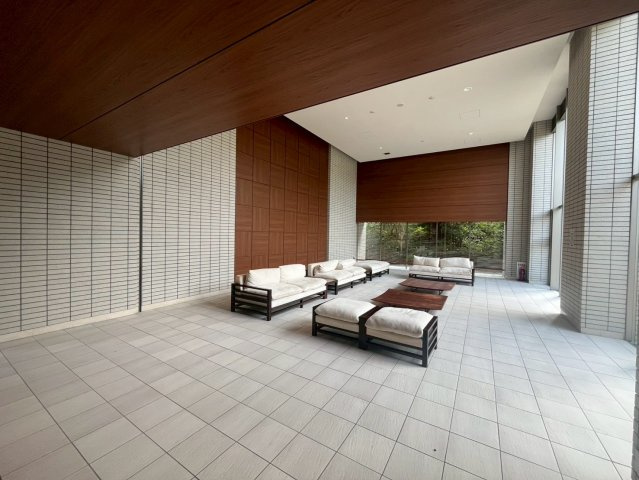 ジェイグラン高槻のロビー