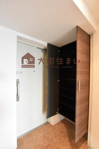 【玄関】 | Luxe難波西Ⅲ