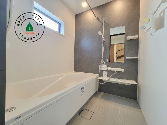 菊池郡大津町室第1-3棟（6号棟）の内観：施工例|1日の疲れを癒してくれる広々バスルーム。雨の日のお洗濯にも大活躍な浴室乾燥機付です！