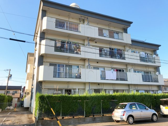 ドミール梅ヶ坪の外観