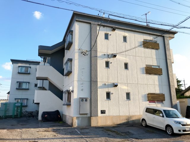 ドミール梅ヶ坪の外観