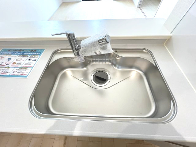 青梅市長淵３丁目　新築戸建全7棟のキッチン|浄水器付きシンク