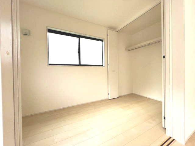 青梅市長淵３丁目　新築戸建全7棟の洋室|リビング横の洋室3.5帖