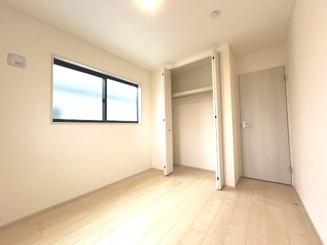 青梅市長淵３丁目　新築戸建全7棟の洋室|【洋室3】収納スペース