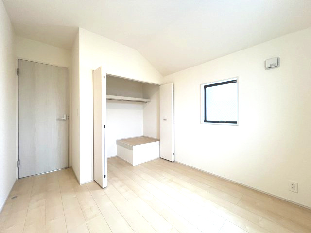 青梅市長淵３丁目　新築戸建全7棟の洋室|【洋室4】収納スペース