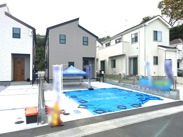 青梅市長淵３丁目　新築戸建全7棟の外観|駐車スペース最大4台まで駐車可能です(車種による)