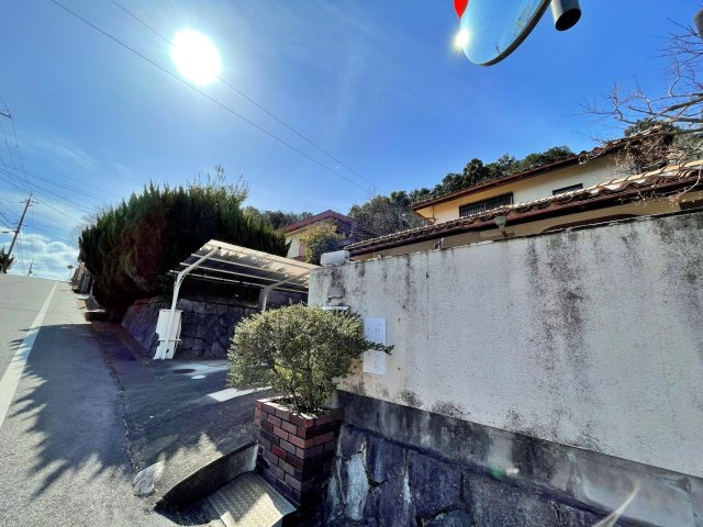中古戸建　西つつじケ丘美山台１丁目の前面道路含む現地写真
