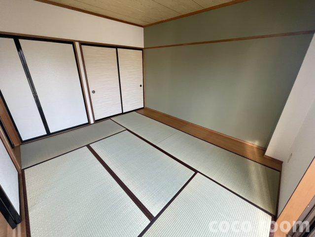 コーポラスやまだの和室