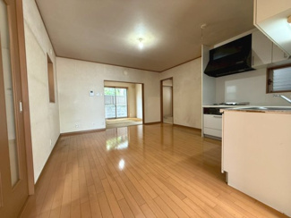 【居間・リビング】 | 右京区梅津東構口町