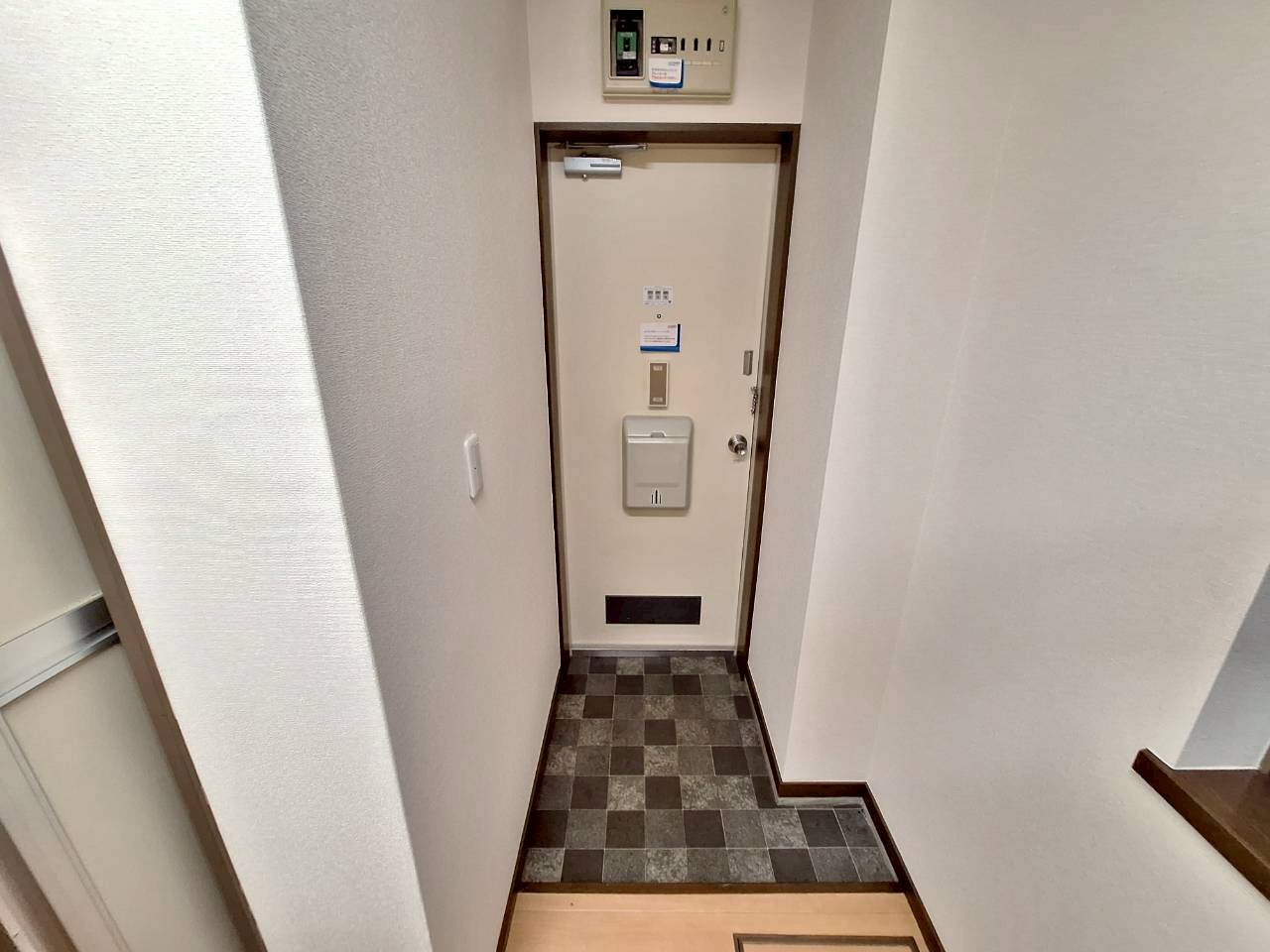 プルミエ駒沢Ｂの玄関