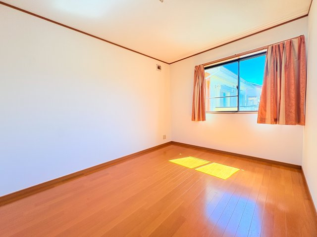 久留米市三潴町西牟田中古戸建の洋室