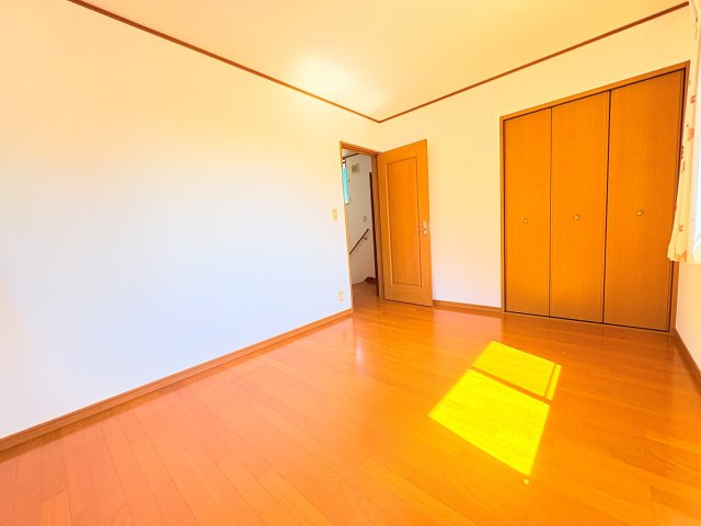 久留米市三潴町西牟田中古戸建の洋室