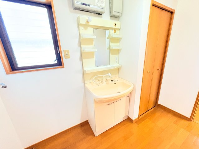 久留米市三潴町西牟田中古戸建の独立洗面台