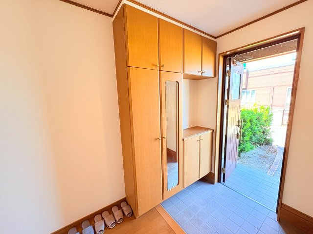 久留米市三潴町西牟田中古戸建の玄関