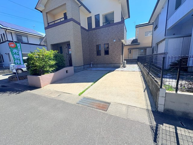 久留米市三潴町西牟田中古戸建の駐車場