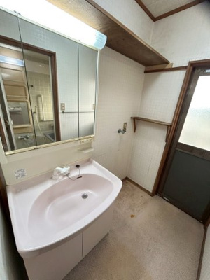 【独立洗面台】 | 大津市雄琴5丁目16-46