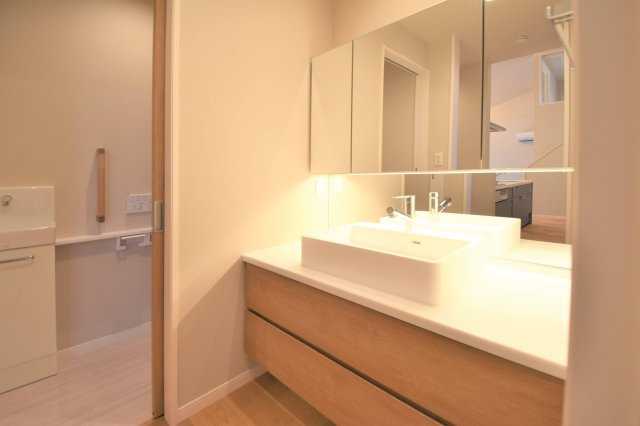 MH連島町鶴新田6号地の独立洗面台