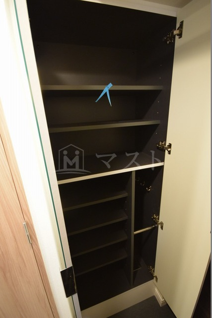 プレサンス梅田の収納