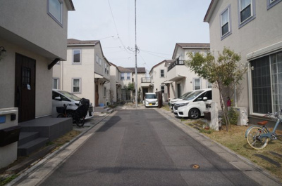 【前面道路含む現地写真】 | 市川市北方２丁目戸建