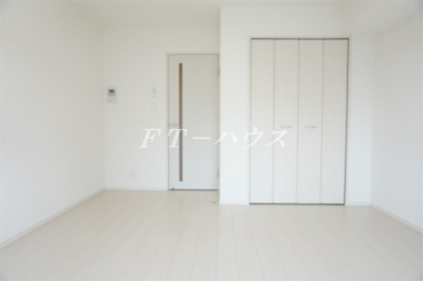 千葉市花見川区幕張町５丁目のアパートの居間・リビング