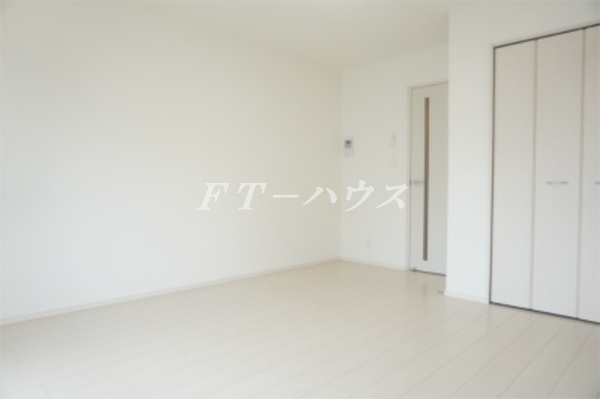 千葉市花見川区幕張町５丁目のアパートの居間・リビング