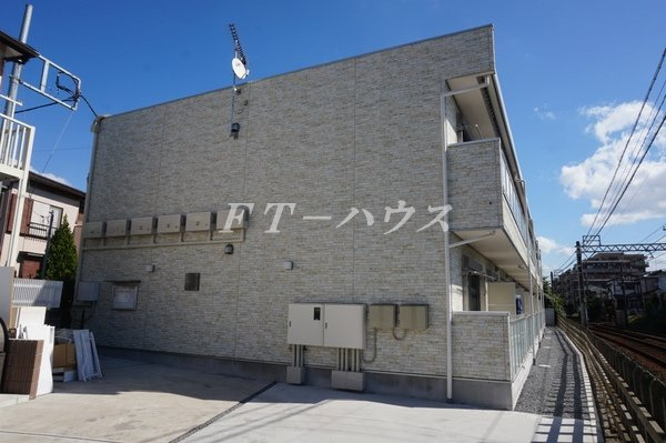 千葉市花見川区幕張町５丁目のアパートの外観