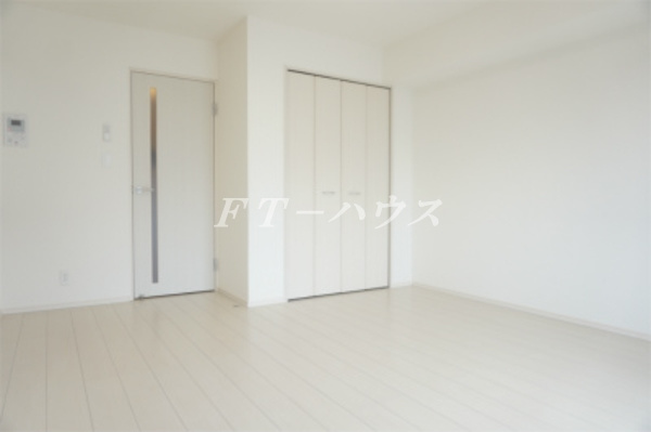 千葉市花見川区幕張町５丁目のアパートの居間・リビング