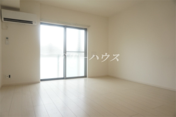 千葉市花見川区幕張町５丁目のアパートの居間・リビング