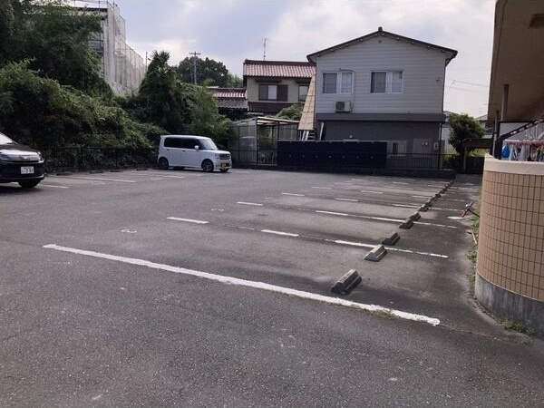 プリミエール山敷230　　  刈谷市近郊の賃貸はクラスホームの駐車場