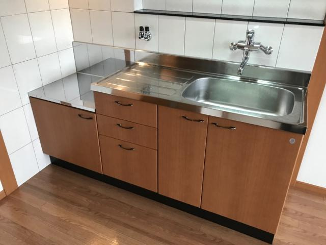 アベニール細江のキッチン|作業スペースも広いキッチン