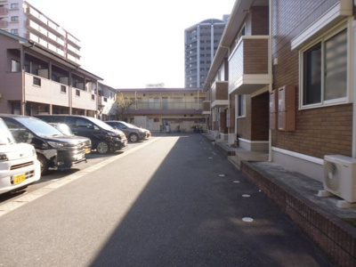 【駐車場】 | フラット・オブラダ | 駐車場